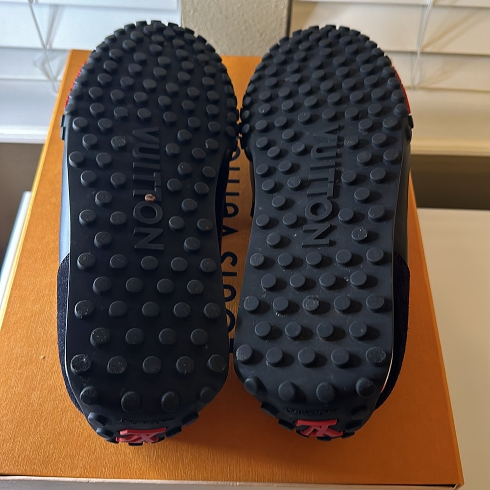 LOUIS VUITTON LV MOCCASINS - Picture 5 of 8